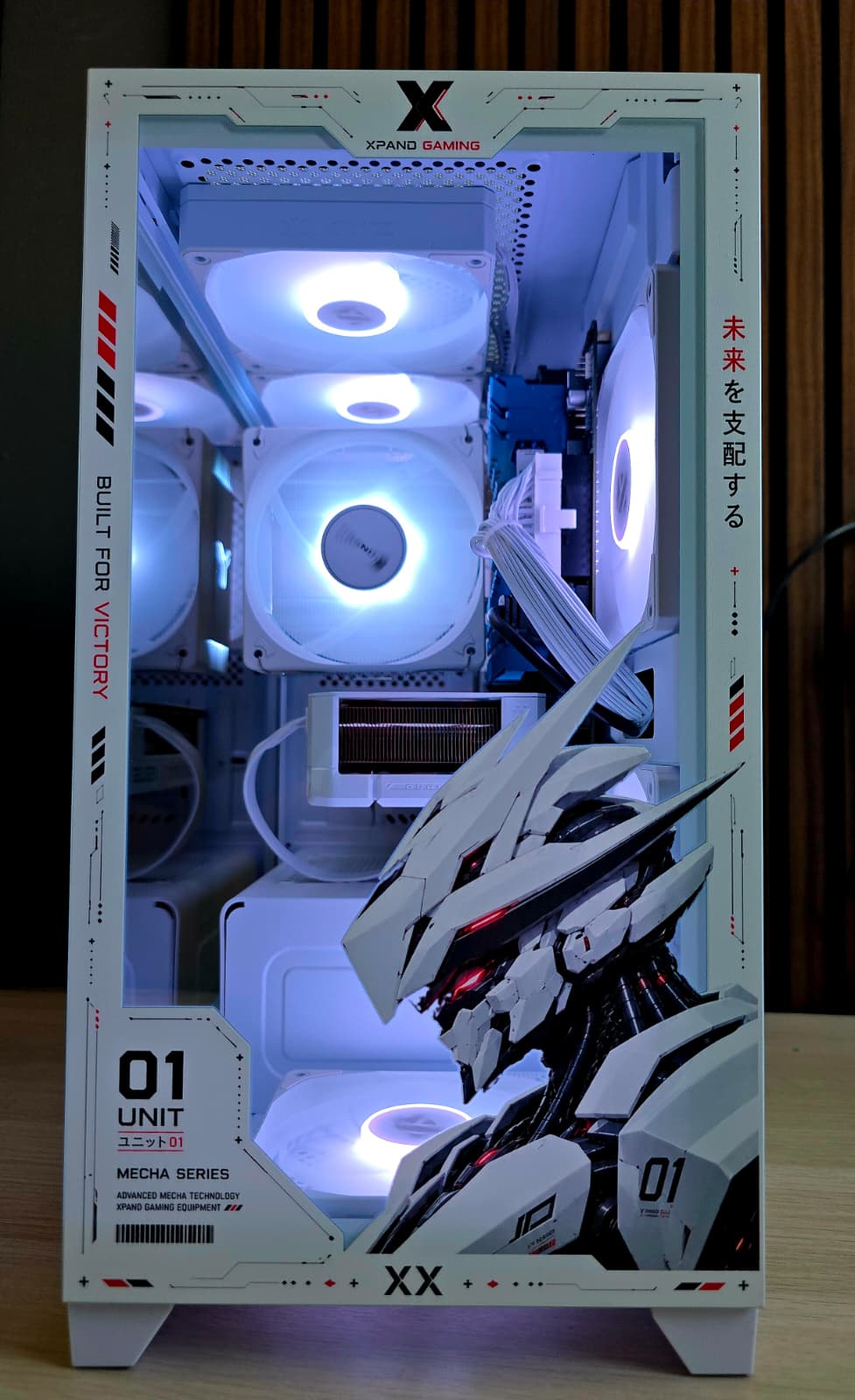 2.White Mecha Edition Game PC – Ryzen 7 / RTX 5060 Ti / 32GB RAM